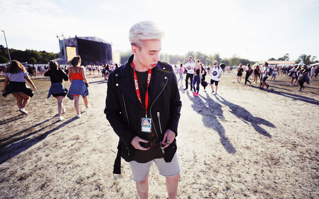 HYVÄSTI USKOLLINEN YSTÄVÄ