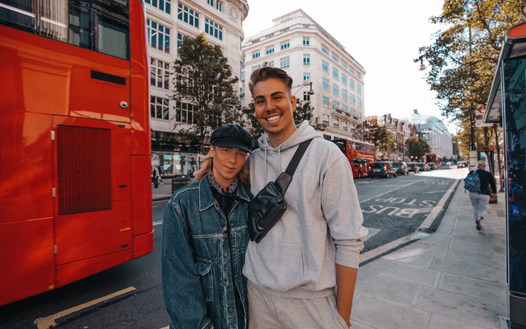 TOTUUS MEIDÄN MATKAILUSTA (JA AVOCADORIPULIA) / OLOHUONE -PODCAST