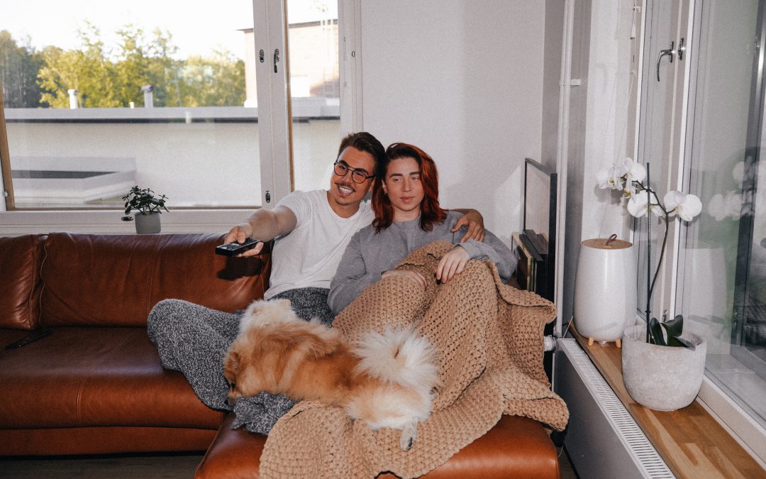 YLI TONNIN PISSA-ALUSTA JA SÄÄSTÖÄ SHOPPAILEMALLA / OLOHUONE-PODCAST