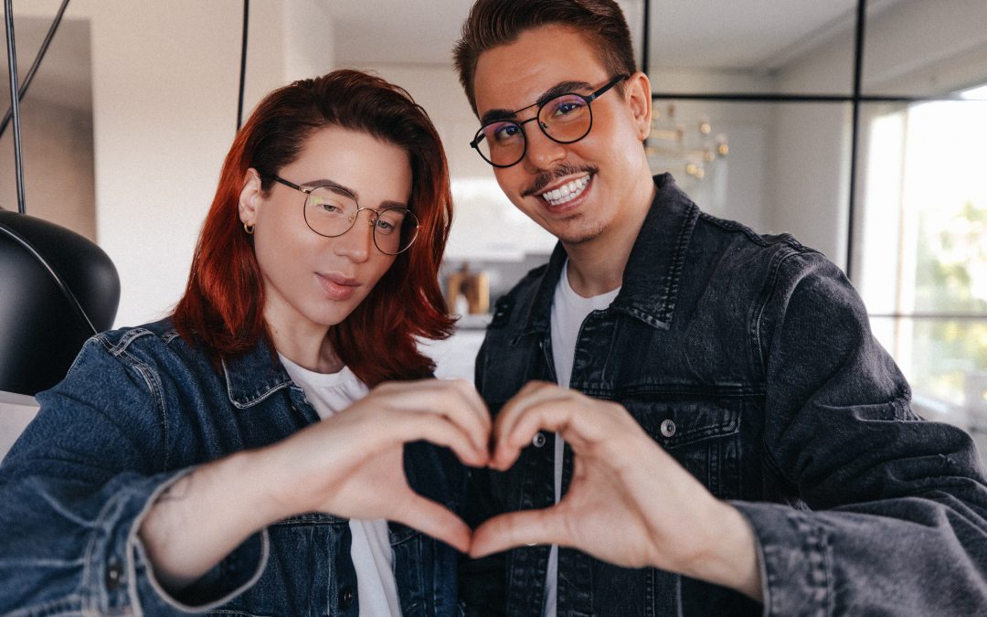 LOVE DOCTORS 2 – ASIANTUNTIJAT ÄÄNESSÄ TAAS / OLOHUONE-PODCAST