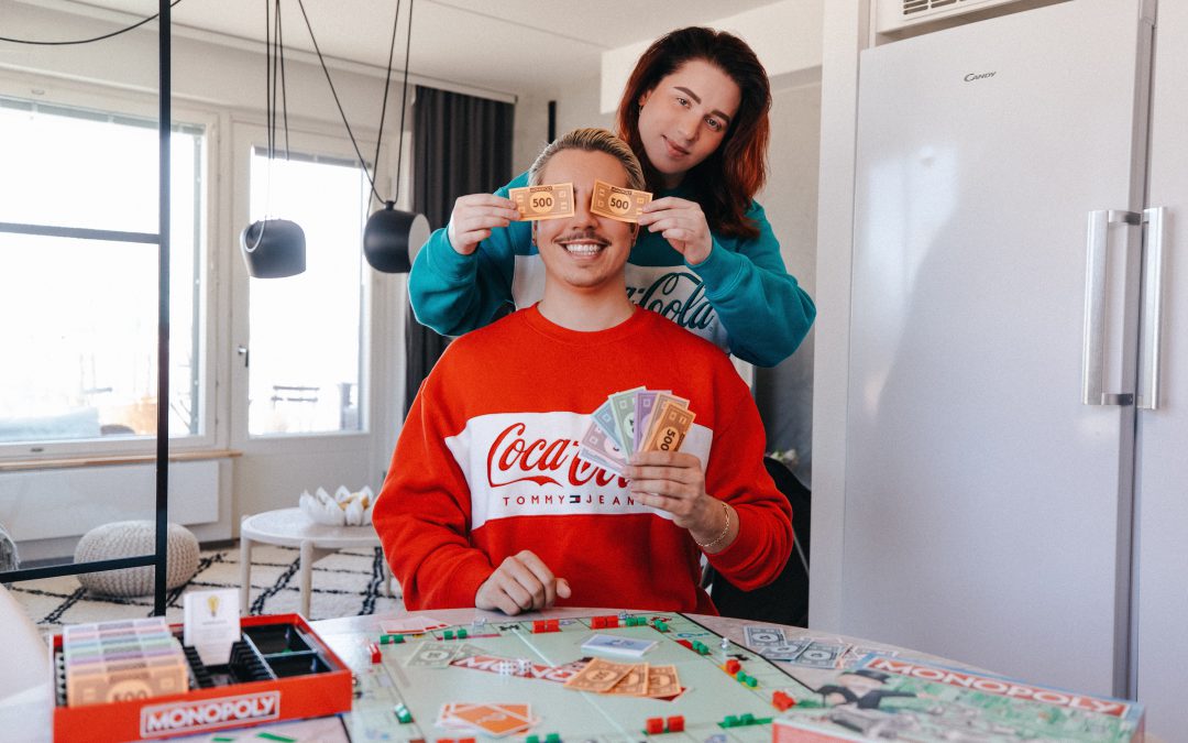 NÄIN PALJON TIENATAAN JA TUHLATAAN / OLOHUONE-PODCAST