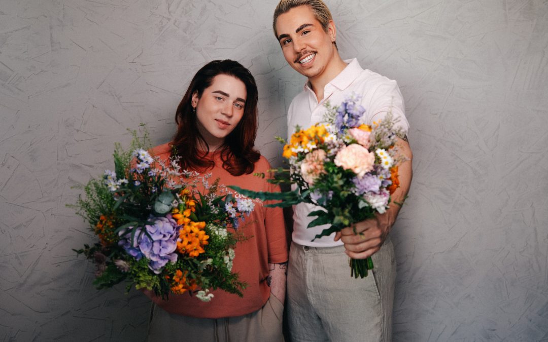 VALTTERI SIHISI HISSISSÄ JA JANNE KASSAJONOSSA / OLOHUONE-PODCAST